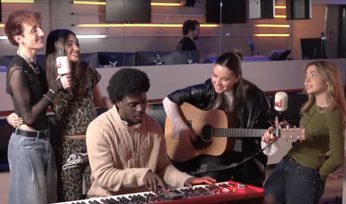 Victor, Ema, Noah, Lily et Melissa dans le Twitch d'NRJ