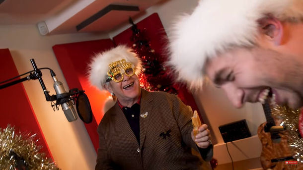 Elton John et Ed Sheeran continuent de s’éclater en chanson avec LadBaby