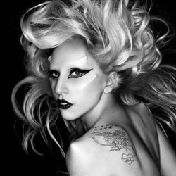 Lady GaGa lance sa fondation en aide aux jeunes en difficulté