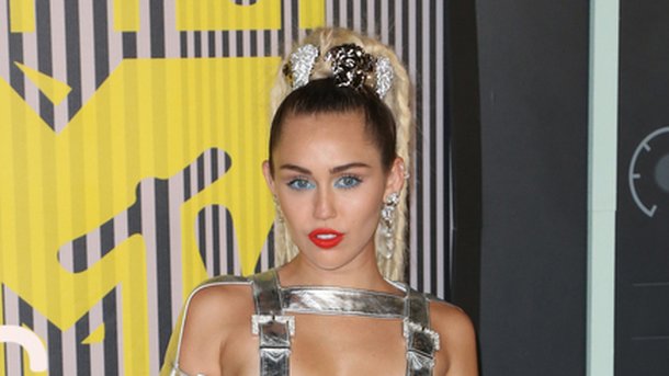 Miley Cyrus: entièrement nue pour «V Magazine»!