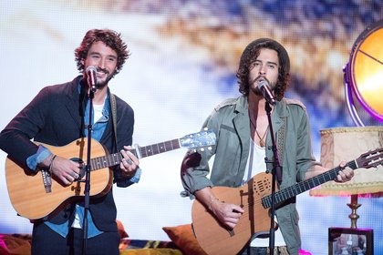 Les Fréro Delavega sur scène - NRJ Music Awards 2015