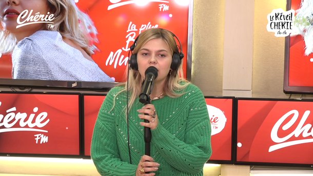 Louane interprète «Donne-moi ton cœur» en live dans Le Réveil Chérie