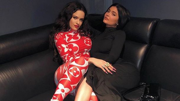 Kylie Jenner en couple avec Rosalía?