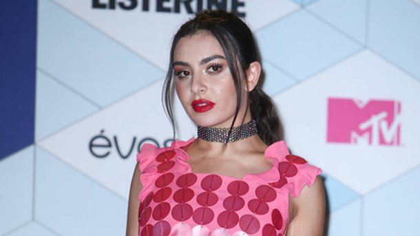 Charli XCX dévoile les détails de son nouvel album!