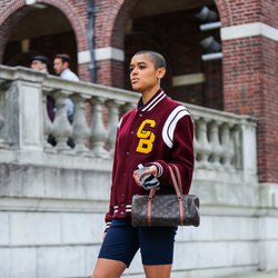 Look 6 : sporty mais avec un sac Louis Vuitton please