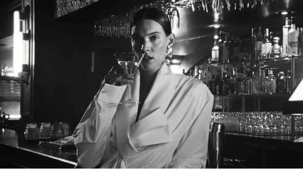 Charlotte Cardin : pourquoi "The Way We Touch" est son hit le plus fun et sexy ?