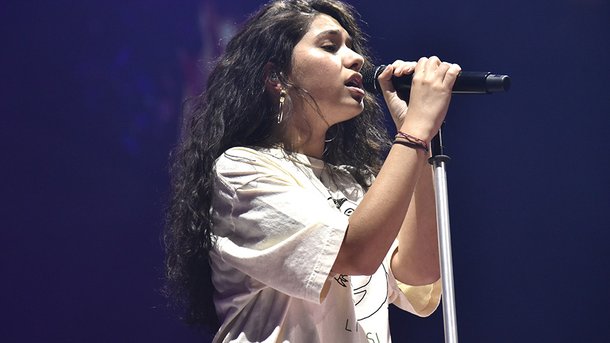 Alessia Cara sort son nouveau titre "Ready"
