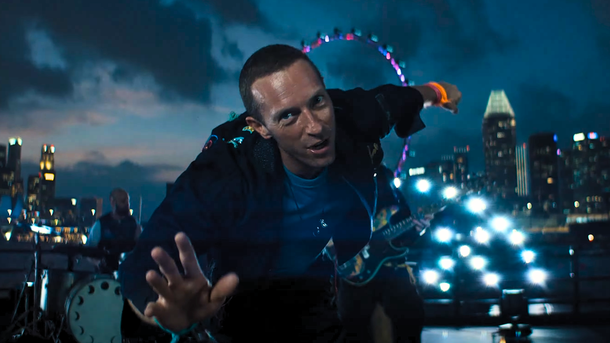 Coldplay illumine Singapour dans son nouveau clip "Man in The Moon"