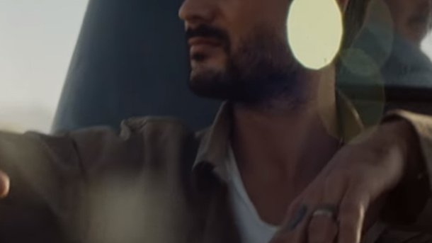 Jérémy Frérot: découvrez le clip de « Tu donnes » !