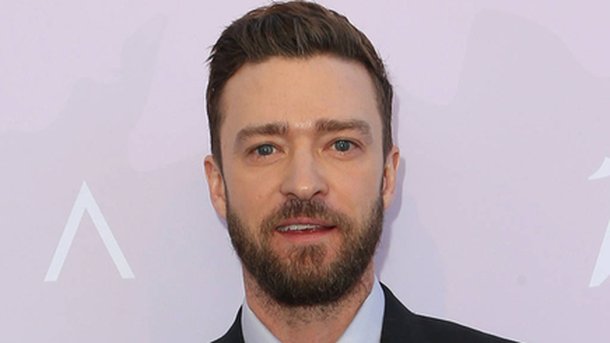 Justin Timberlake: même à la montagne, il pratique son swing