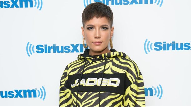 Quand Halsey faisait le buzz avec sa coupe de cheveux