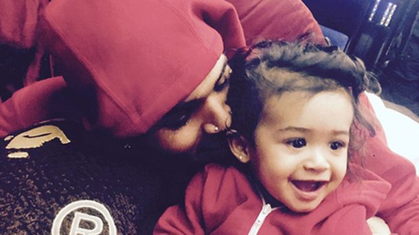 Chris Brown fait monter Royalty sur scène!