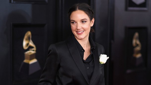Jain sur le tapis rouge des Grammy Awards 2018!