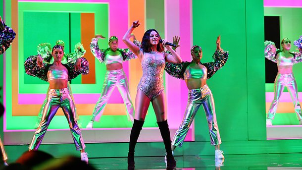 Selena Gomez se confie sur sa musique, sa greffe de rein, sa maladie mentale et son amitié avec Taylor Swift
