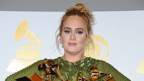 Adele dévoile sa silhouette amaigrie pour son anniversaire