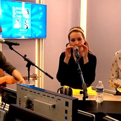 Blond and Blond and Blond - Bruno Robles - Rire & Chansons - extrait 1 - pandi panda photo