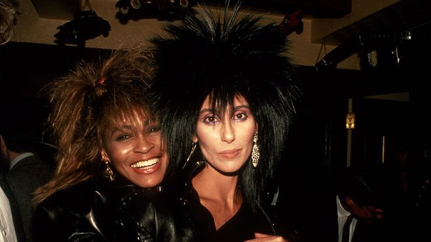Tina Turner et l'histoire de ses amitiés avec Mick Jagger, David Bowie, Cher, Elton John...