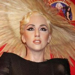 Lady Gaga statue de cire