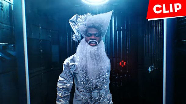 Lil Nas X joue le Père Noël dans le clip de «Holiday»
