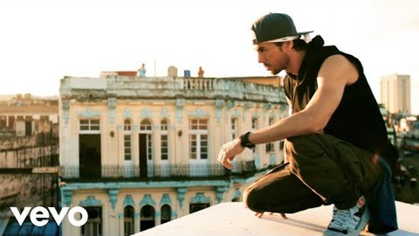 Enrique Iglesias - Subeme la radio ft. Descemer Bueno, Zion & Lennox