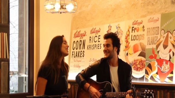 Amir: il soutient Alma en chanson