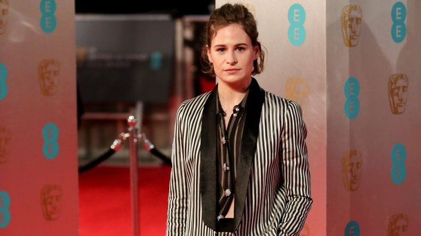 La métamorphose beauté de Christine and The Queens