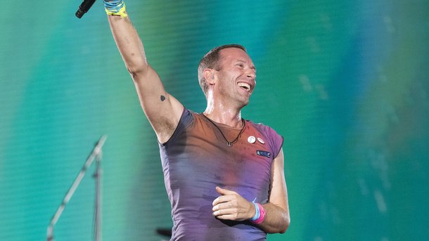 Coldplay en concert à Lyon : Chris Martin aide une fan à faire sa demande en mariage