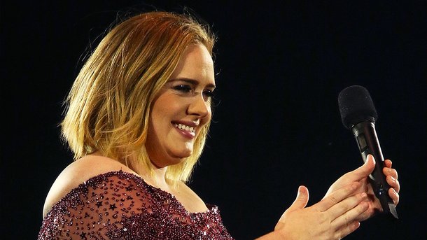 Adele toujours aussi mince fait le buzz avec son nouveau look