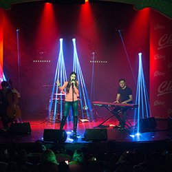 Concert Pop Love - Marina Kaye