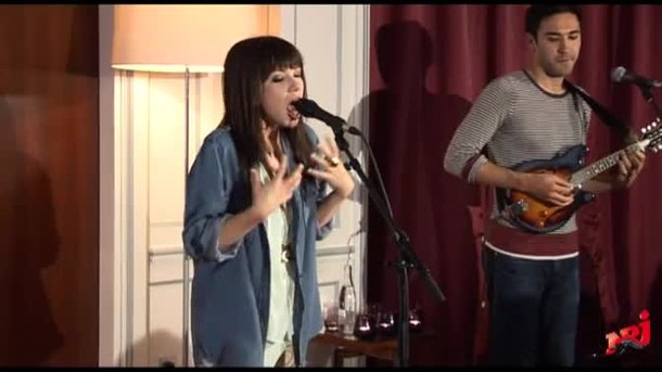 Carly Rae Jepsen : "Call Me Maybe" en live acoustique à Paris !