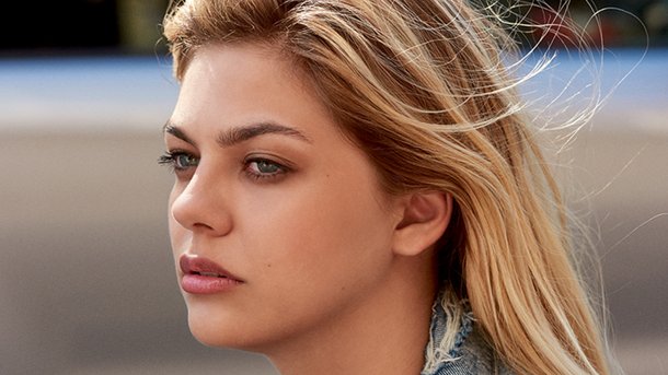 « Immobile » : Louane dévoile le clip de son nouveau single