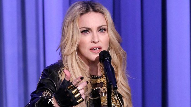 Madonna : le tournage du clip «Indian Summer» au Portugal fait polémique