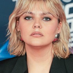 Louane - TAPIS ROUGE - NRJ MUSIC AWARDS 2023