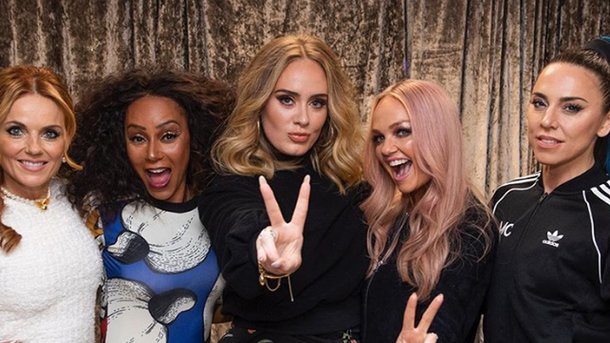 Adele s’éclate en coulisses avec les Spice Girls après leur show à Londres