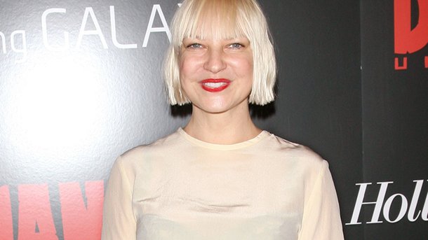 Sia dévoile «Santa’s Coming for Us », premier single de son album de noël