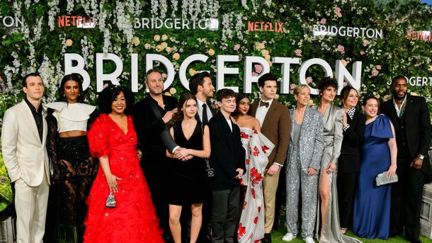 « La Chronique des Bridgerton » : le tournage de la saison 3 en pause