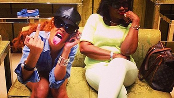 Rihanna : retrouvailles avec sa mère!