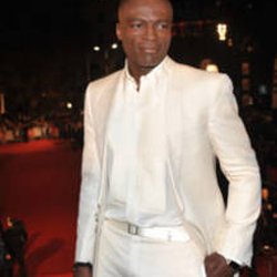 Seal, au top de l'élégance avec son costume blanc - NRJ Music Awards 2012
