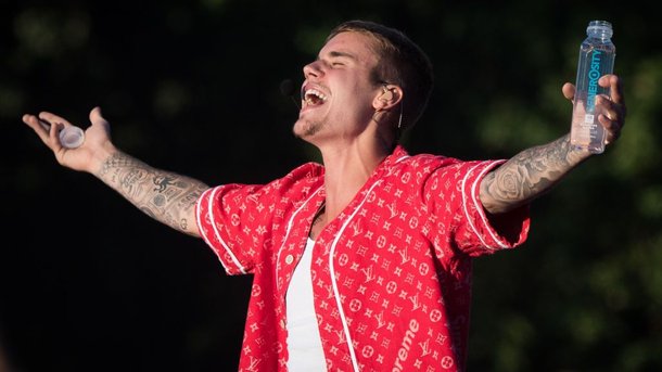 Justin Bieber: ses relations tumultueuses avec ses fans