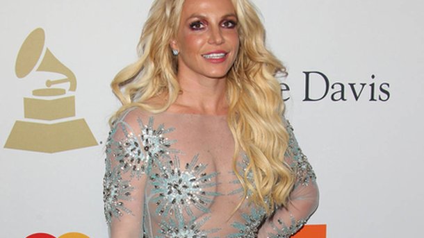 Britney Spears s’éclate à faire son propre défilé