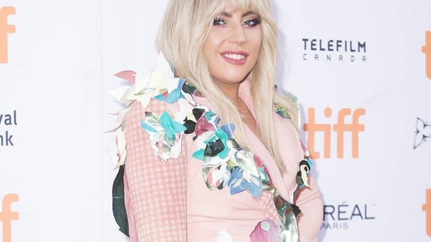 Lady Gaga: une photo historique aux cotés d'anciens présidents américains