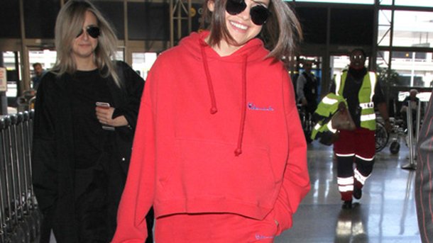 Selena Gomez débarque à Paris!