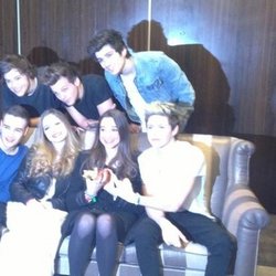 Les @onedirection ont remis l'award du Meilleur Fan a la gagnante ! -nma 