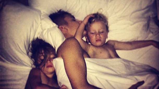 Justin Bieber a le mal du pays ?