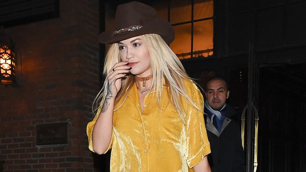 Rita Ora: cowgirl de charme avec son amoureux Andrew Watt
