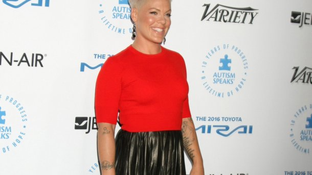 Pink : sa fille est une vraie casse-cou !