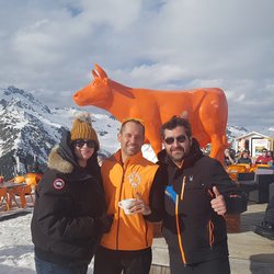 Philippe et Sandy à la vache orange