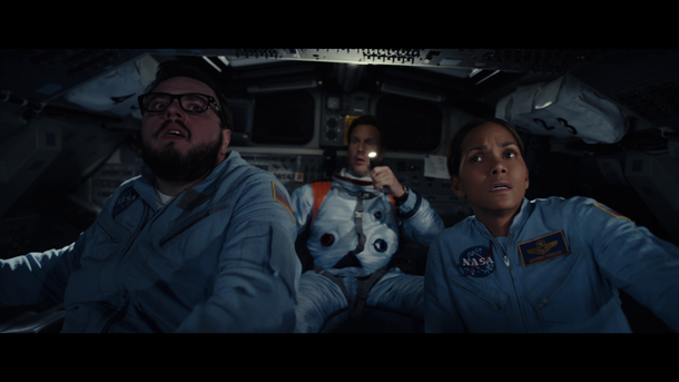 «Moonfall»: ce film catastrophe va vous faire réfléchir
