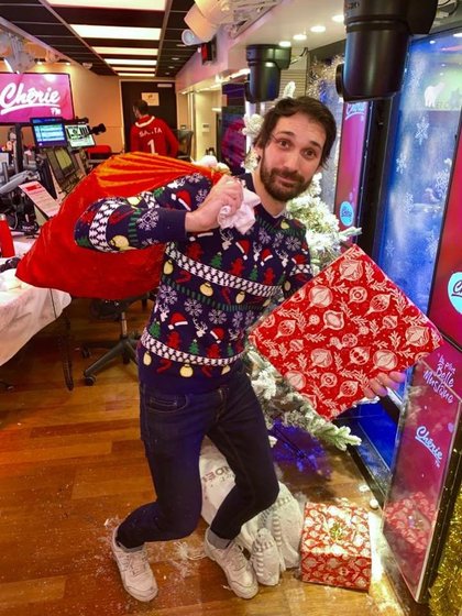 Dimitri prend la pause avec ses cadeaux