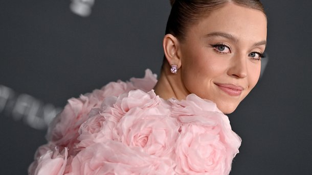 « N’importe qui sauf toi » : Sydney Sweeny a frôlé la mort durant le tournage